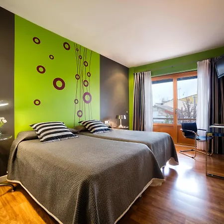 Eco-hotel Dona Mayor ホテル