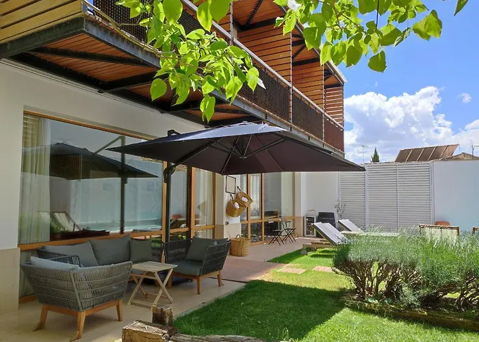 Eco-hotel Dona Mayor Szálloda 3*