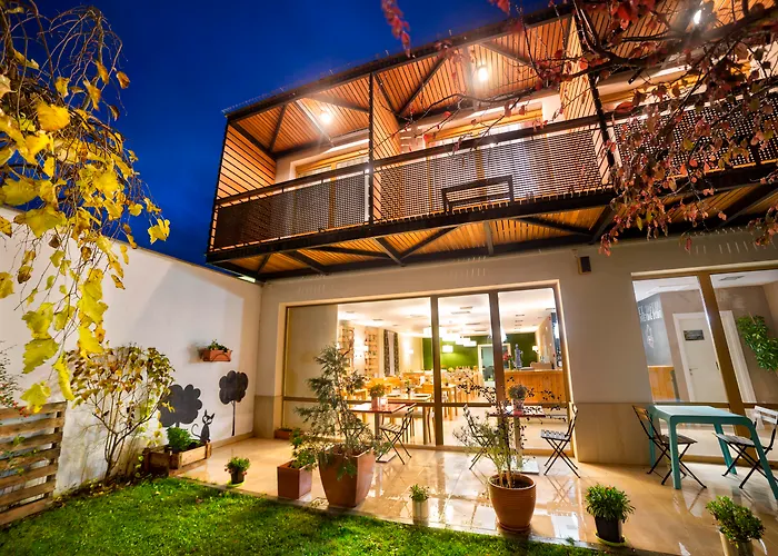 Eco-hotel Dona Mayor 3*